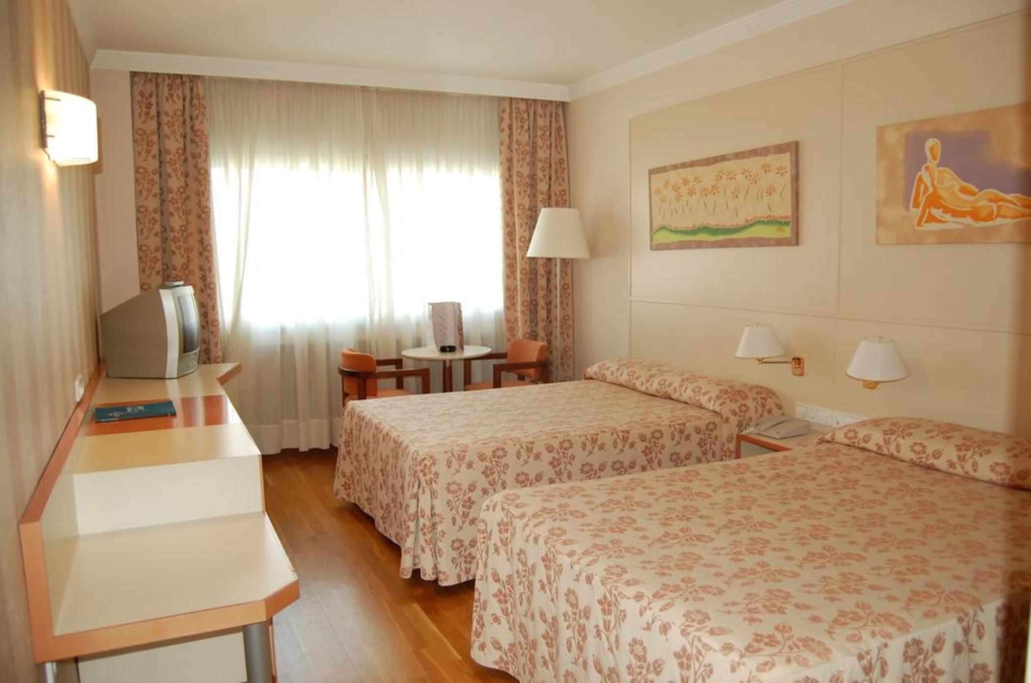 Hotel Urpi Сабадел Екстериор снимка