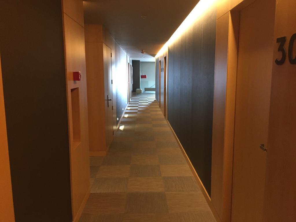 Hotel Urpi Сабадел Екстериор снимка