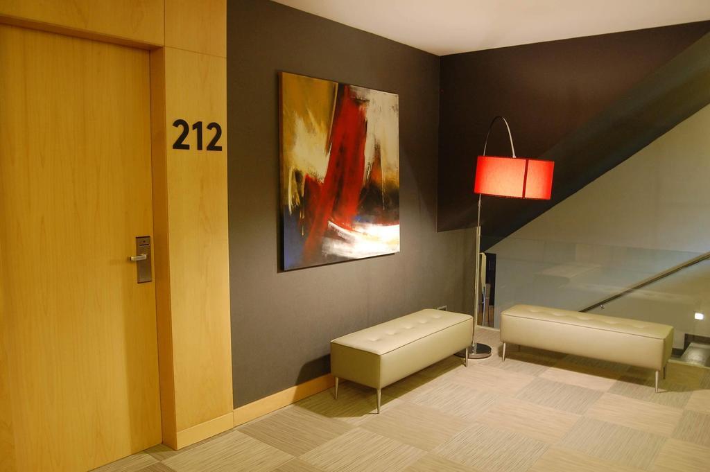 Hotel Urpi Сабадел Екстериор снимка