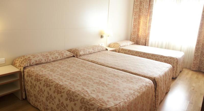 Hotel Urpi Сабадел Екстериор снимка