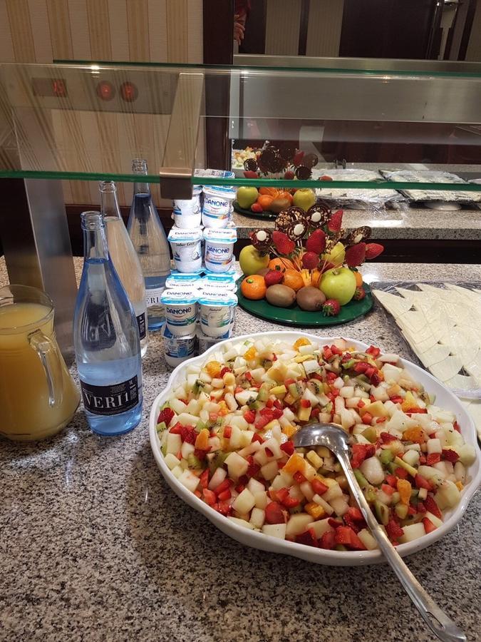 Hotel Urpi Сабадел Екстериор снимка