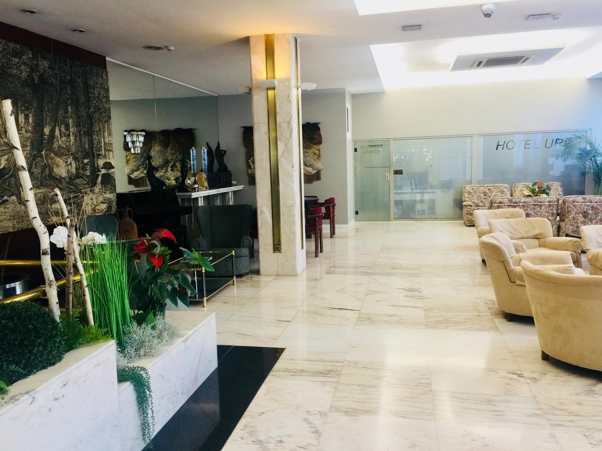 Hotel Urpi Сабадел Екстериор снимка