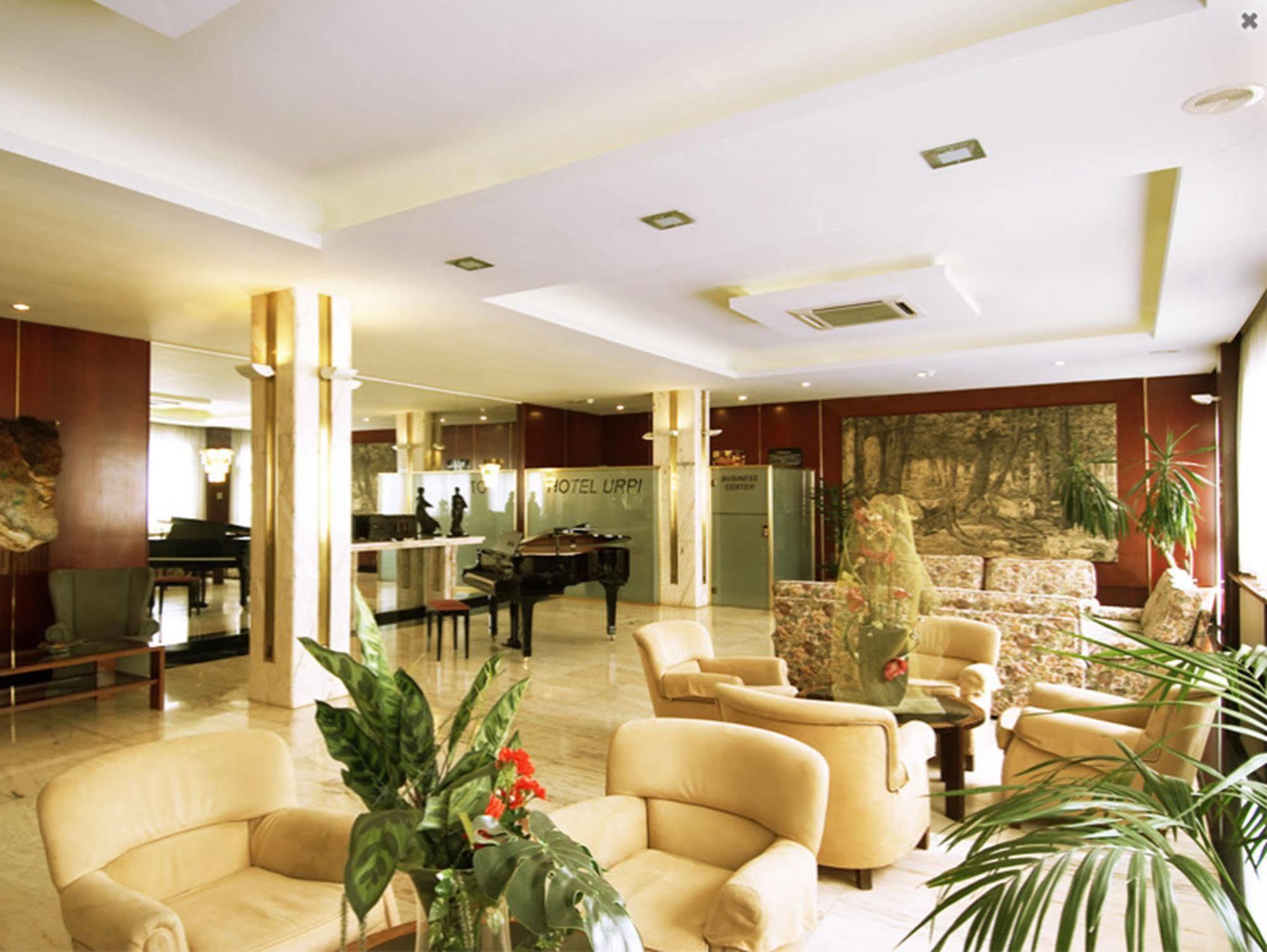 Hotel Urpi Сабадел Екстериор снимка