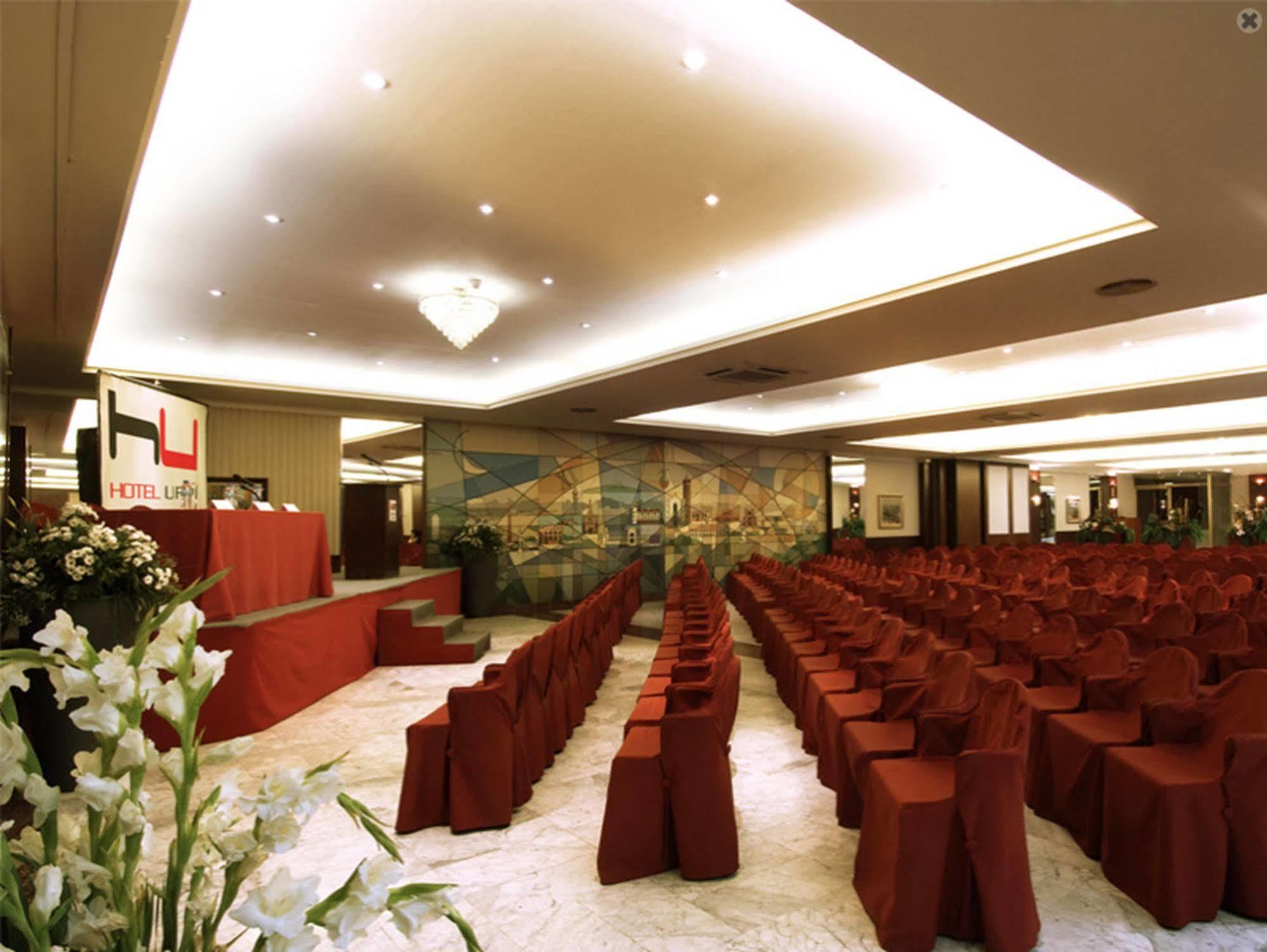 Hotel Urpi Сабадел Екстериор снимка