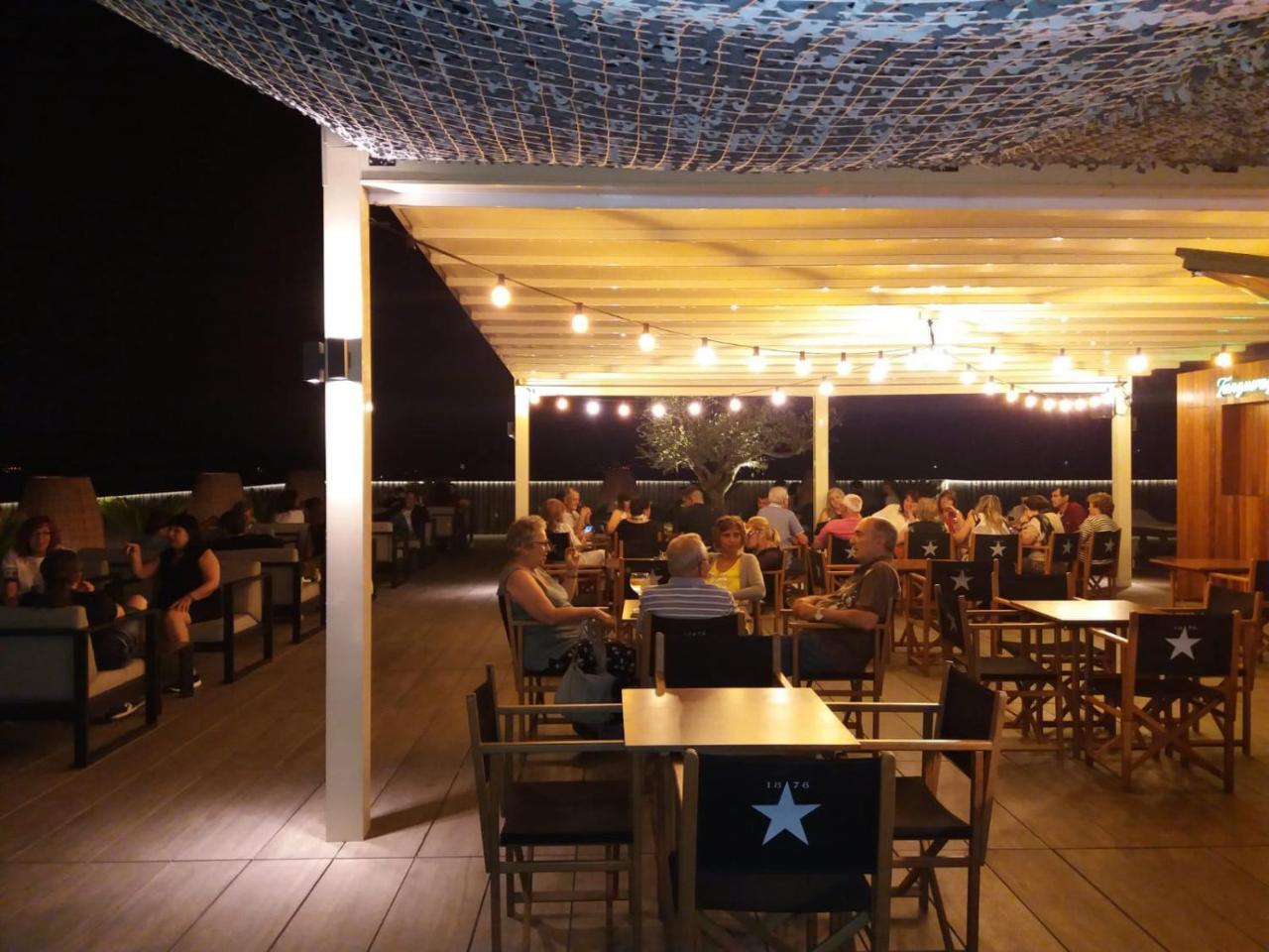 Hotel Urpi Сабадел Екстериор снимка